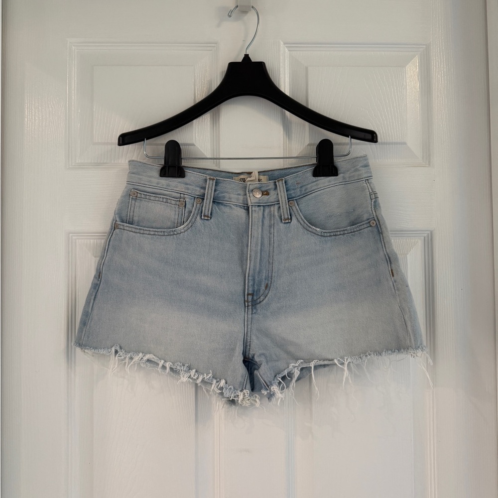 Madewell Relaxed Denim Shorts with Frayed Hem size 26